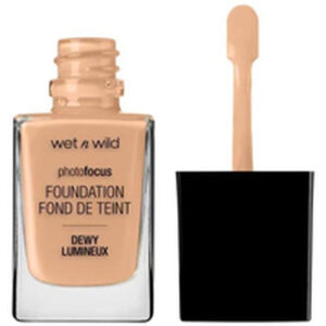Base per Trucco Fluida Wet n Wild Foundation Dewy Classic Beige 30 ml