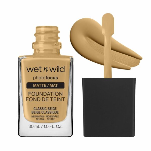 Base per Trucco Fluida Wet n Wild Classic Beige Classic Beige 30 ml