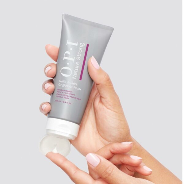 Crema per mani e piedi Opi NATURE STRONG 100 ml
